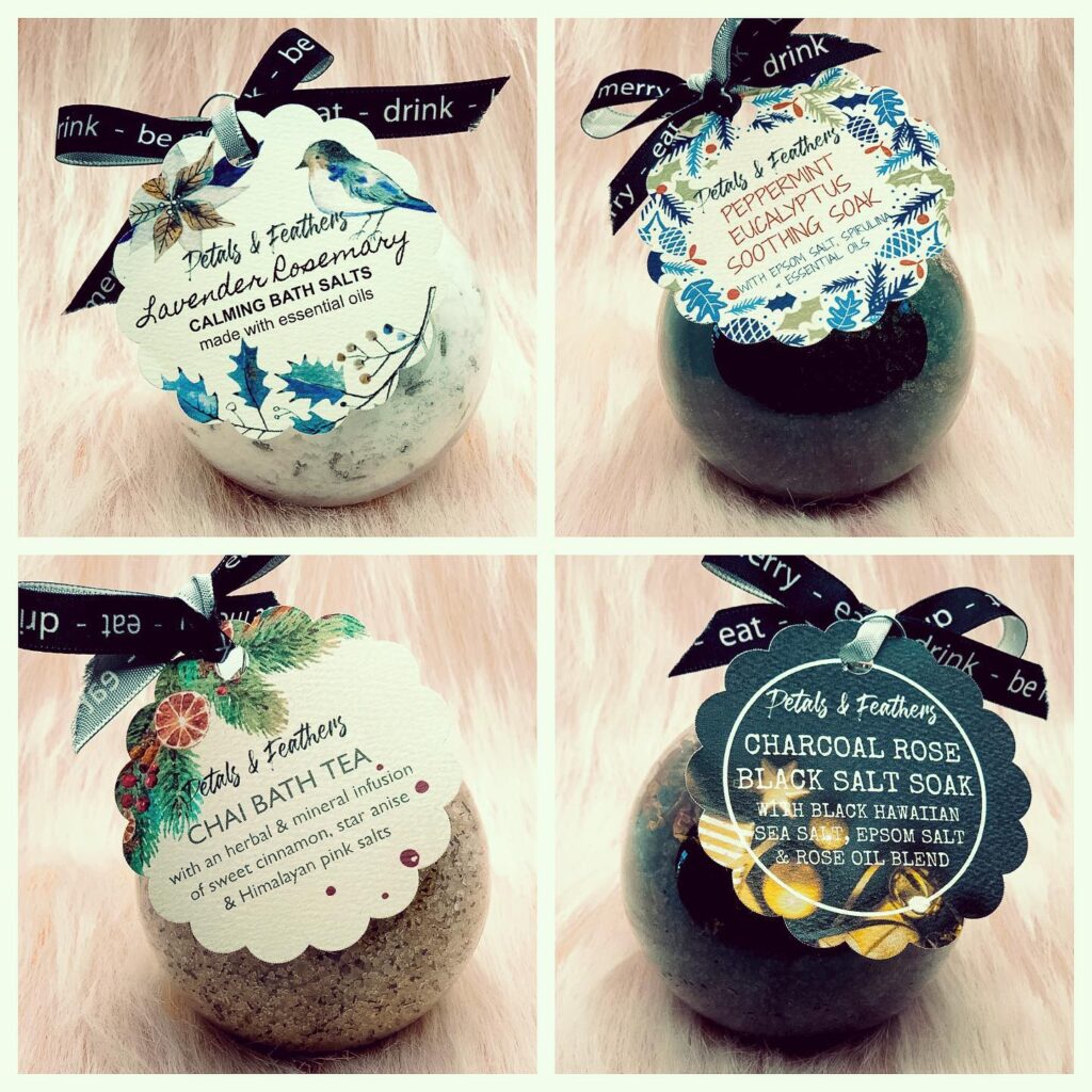 Bath Ornaments Petals and Feathers